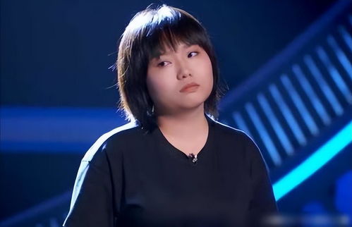  李雪琴 