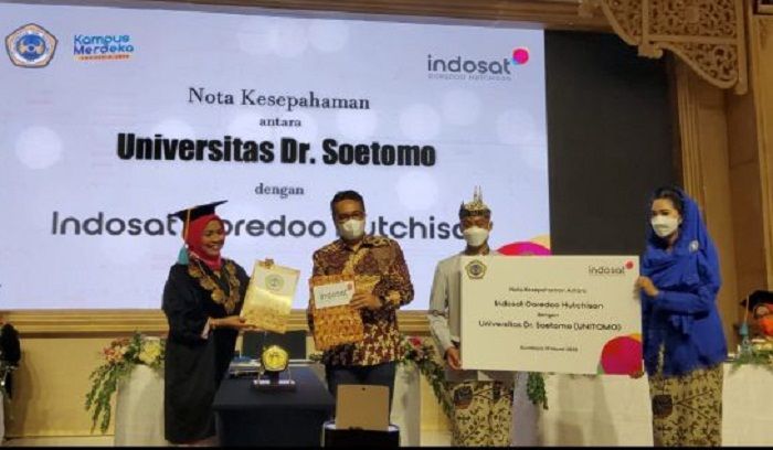 Bos Indosat (ISAT) Beli Saham